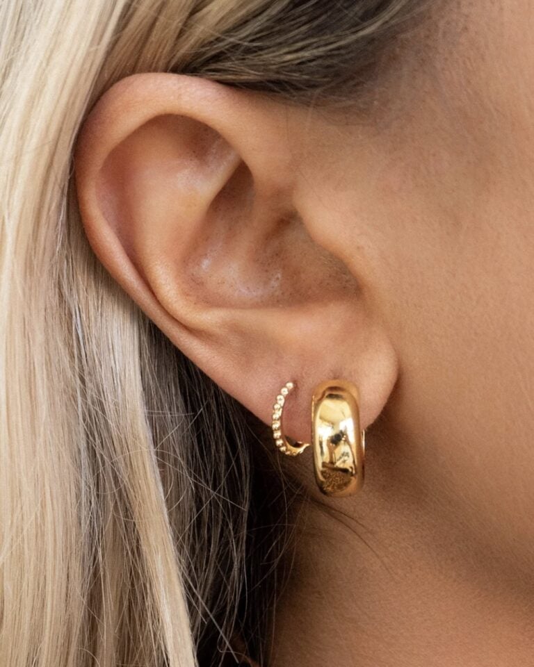 What Are Huggie Earrings And How To Wear Them