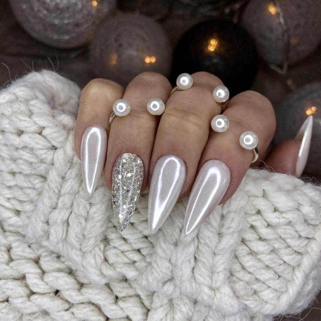 White chrome nails 