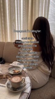 Keeping a small circle, maintaining strong boundaries, and trusting my intuition to be my inner compass.
Choosing discipline over motivation, moving my body daily, and leaning into gratitude-even on the hard days.

#gratitudeattitude #growthmindsets #maincharactervibes #thatgirlenergy